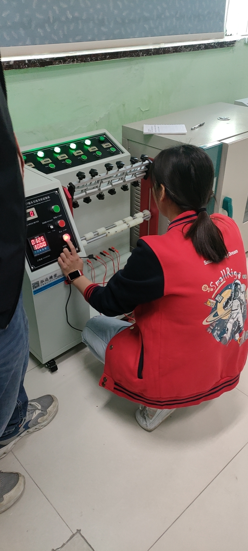 ���̰���